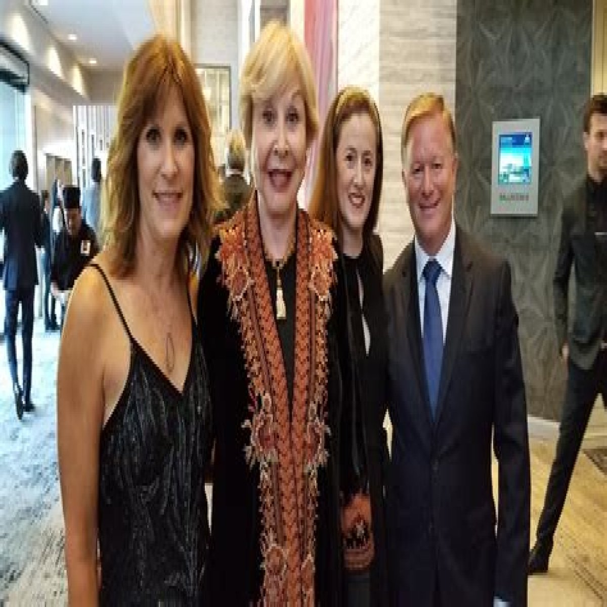 Kami Cotler and Kim Howard – How Rich Are They?